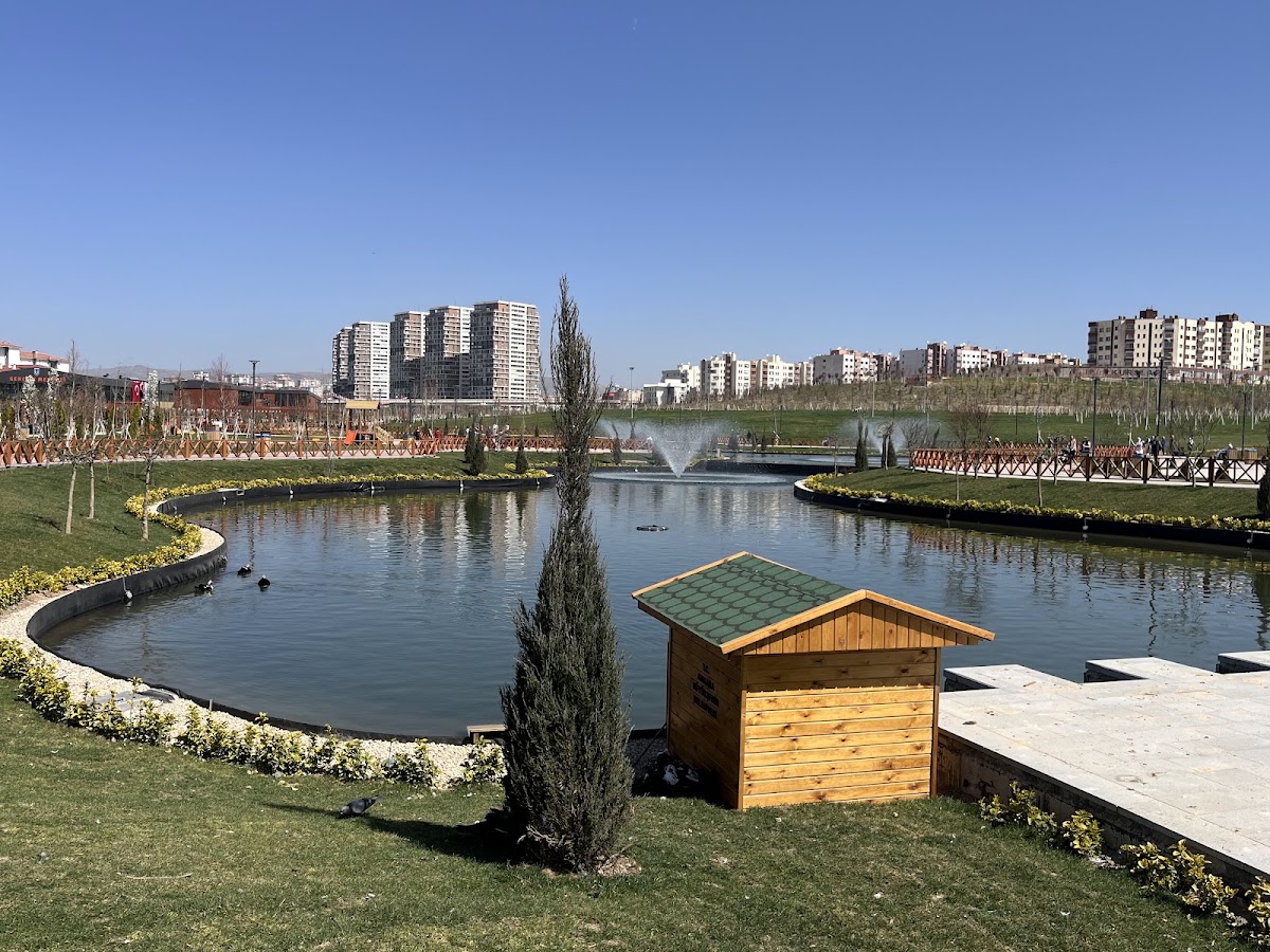 2. YÜZYIL PARKI