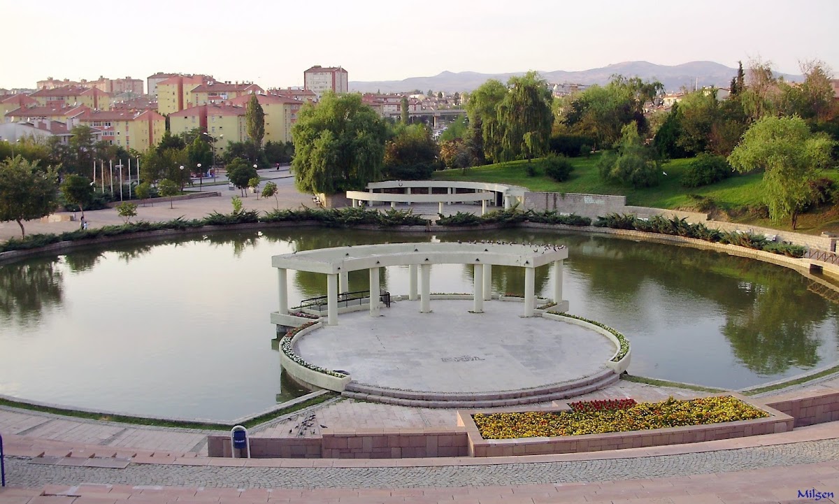 Vedat Dalokay Parkı
