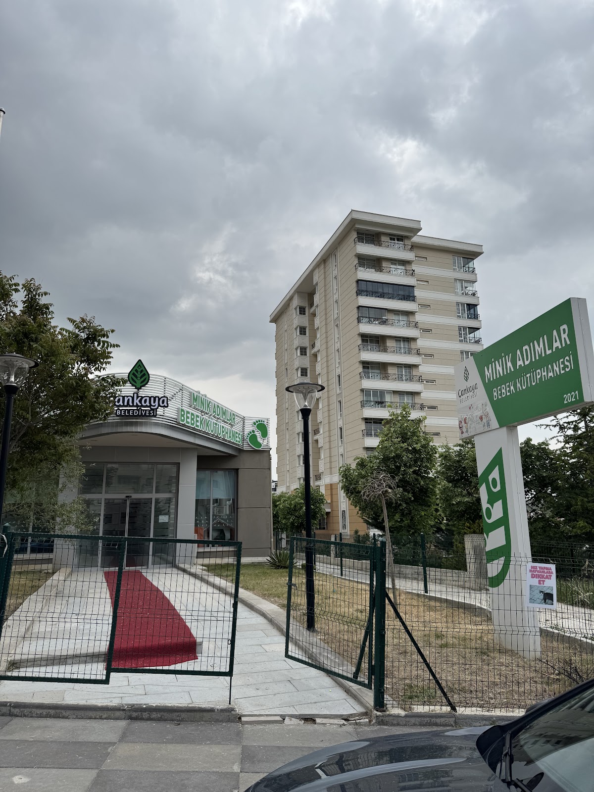 Minik adımlar bebek kütüphanesi