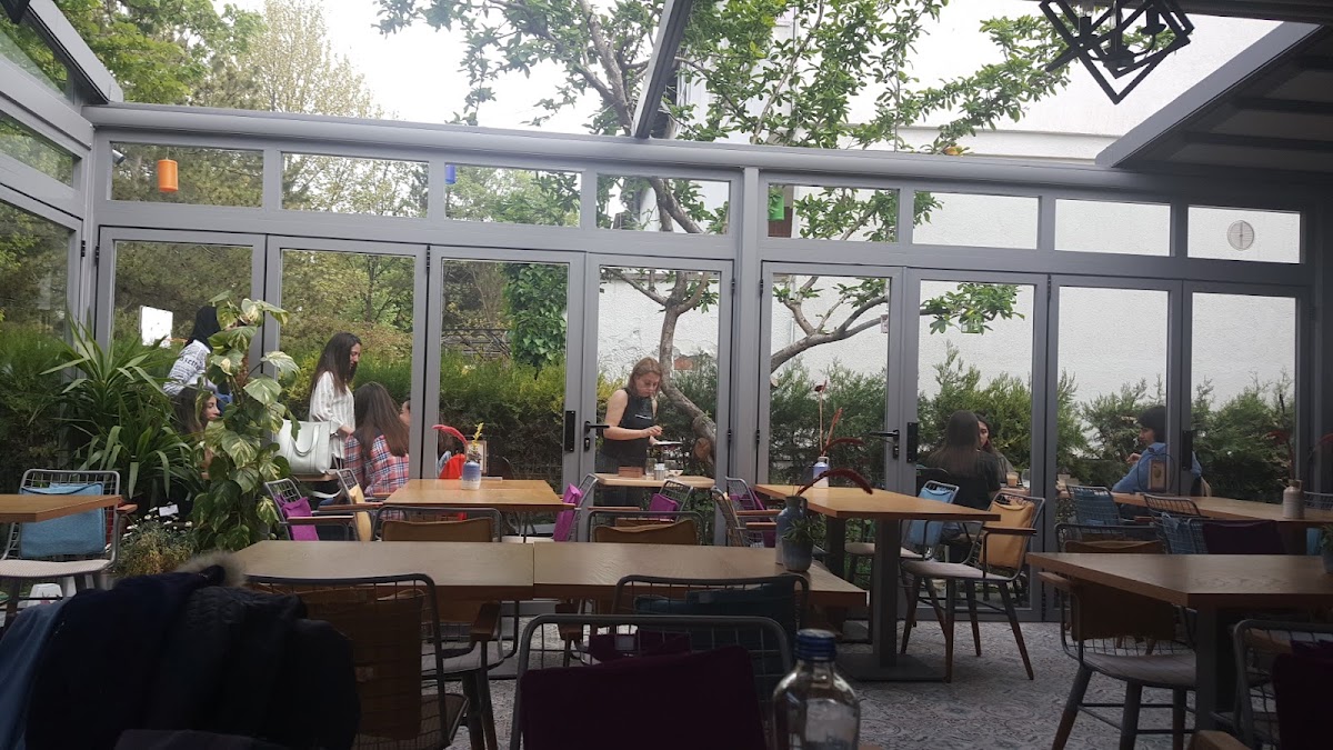 DeLuna Cafe