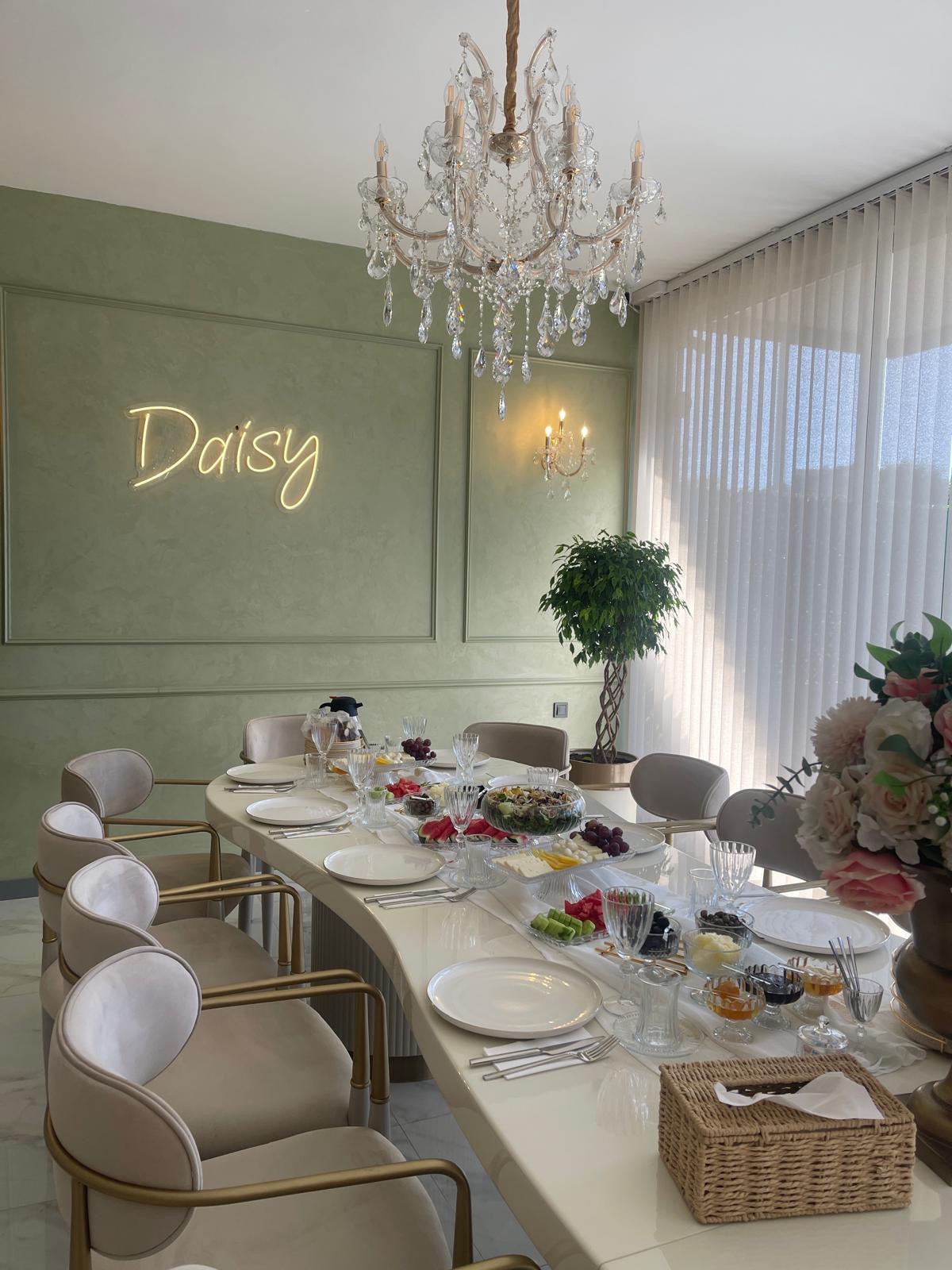 Daisy Party & Event & Academy