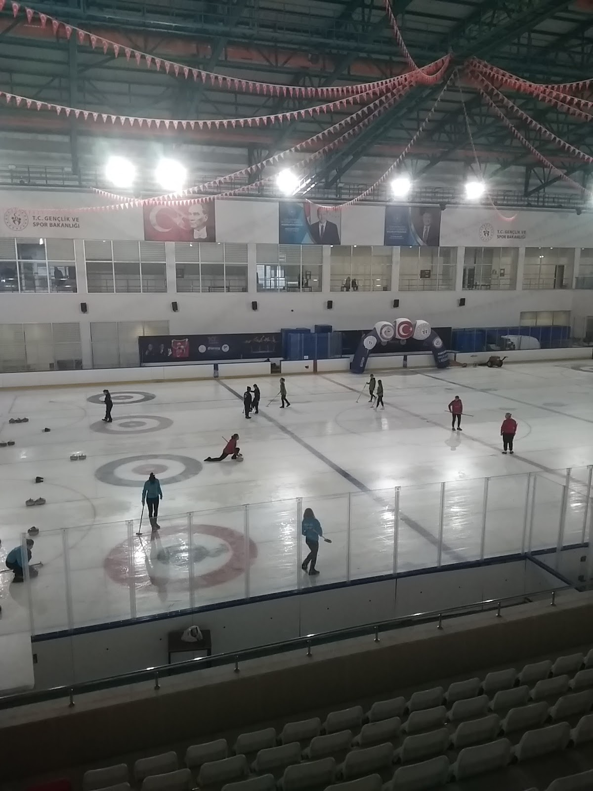 Ümitköy Buz Sporları Salonu