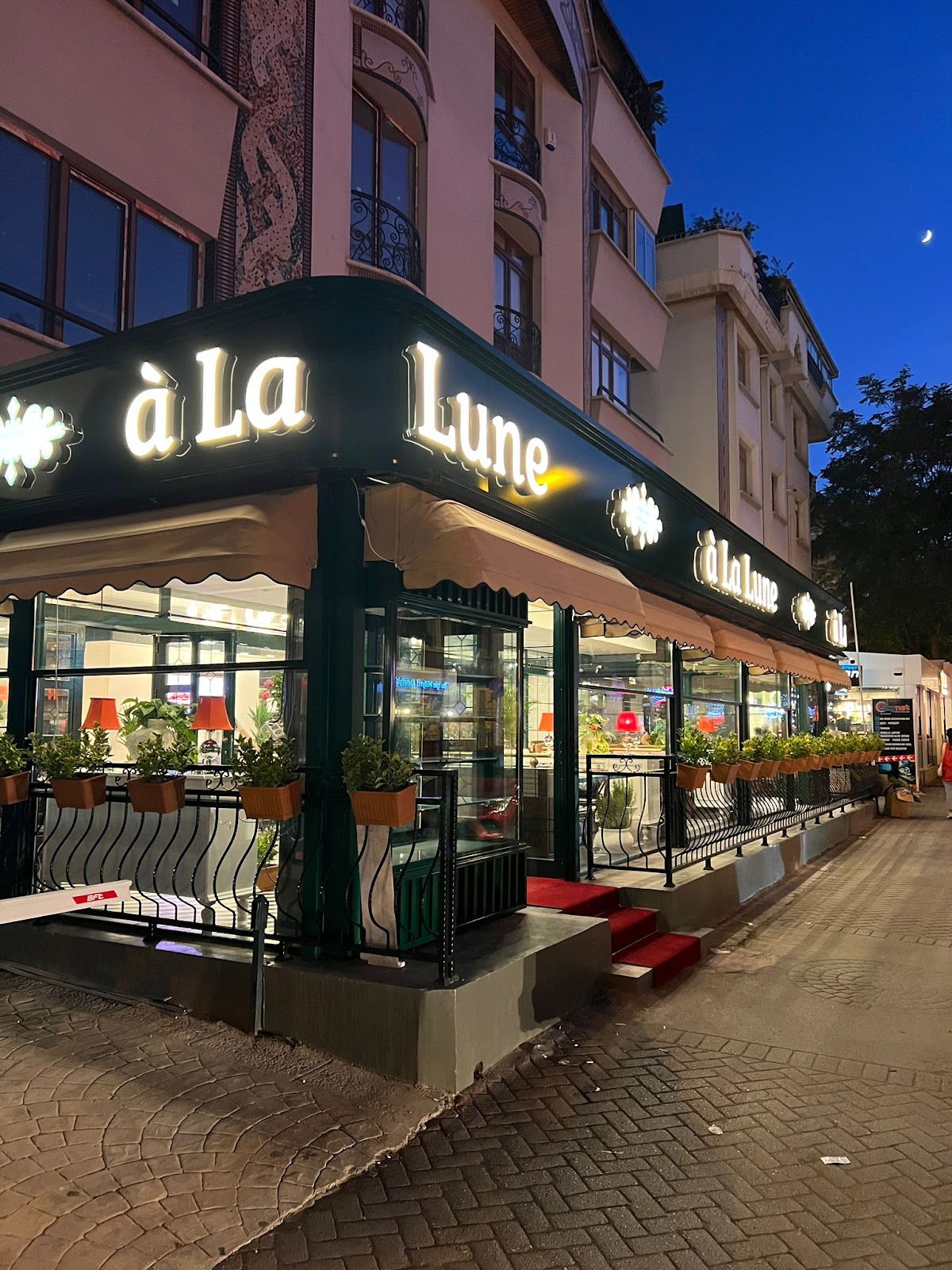 Â La Lune Patisserie - Bahçelievler Ankara (Kruvasan & Kahve)
