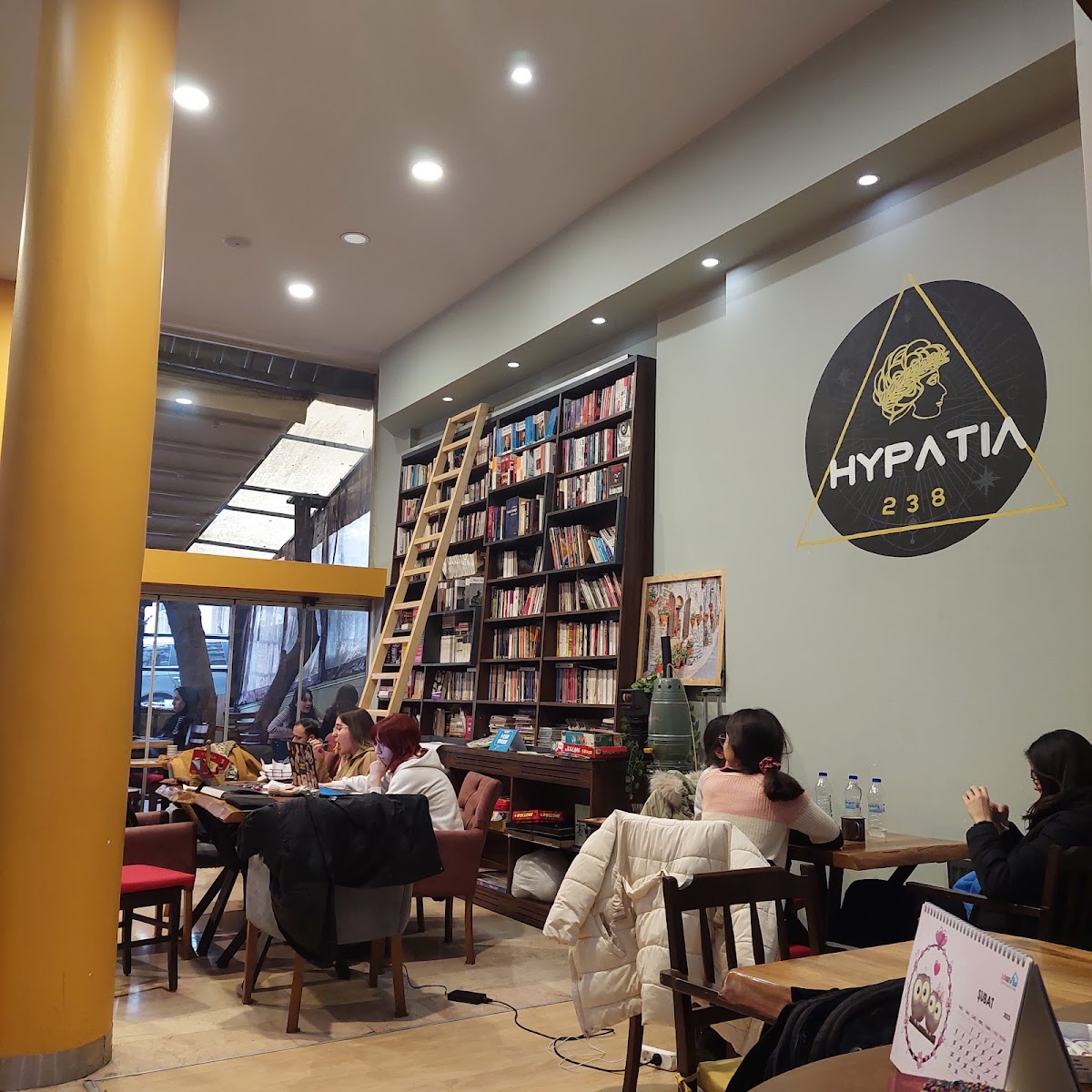 Hypatia Kütüphane Cafe
